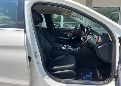 2015 Mercedes-Benz C 300 4Matic из США, поврежденный, VIN 55SWF4KB6FU001452